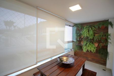 Varanda coberta de apartamento à venda com 4 quartos, 102m² em Sion, Belo Horizonte