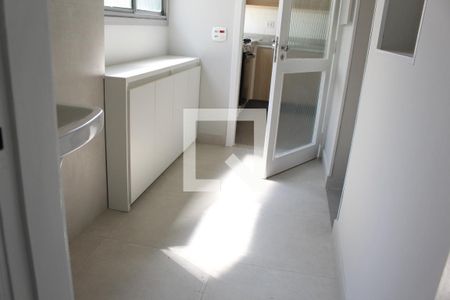 Apartamento à venda com 110m², 3 quartos e 1 vagaÁrea de Serviço