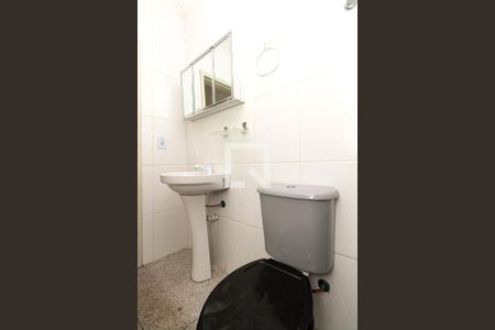 Apartamento para alugar com 60m², 2 quartos e sem vagaBanheiro