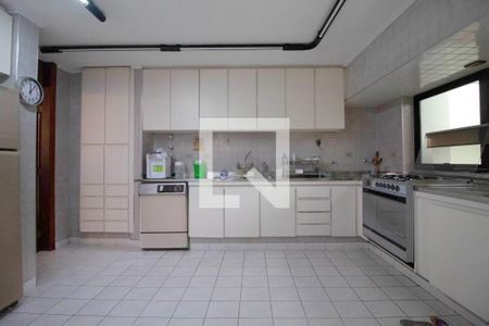 Casa à venda com 400m², 4 quartos e 3 vagasCozinha