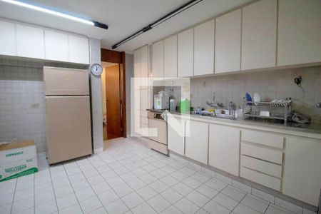 Casa à venda com 400m², 4 quartos e 3 vagasCozinha