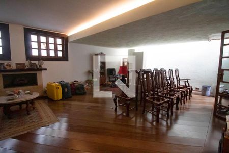 Sala de casa à venda com 4 quartos, 400m² em Paraíso, São Paulo