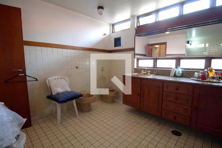 Casa à venda com 400m², 4 quartos e 3 vagasBanheiro da Suíte 1