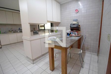 Casa à venda com 400m², 4 quartos e 3 vagasCozinha