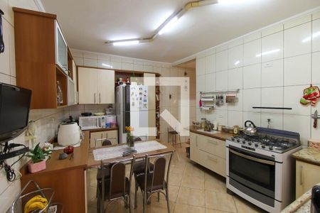 Casa à venda com 100m², 4 quartos e 2 vagas Casa à venda com 100m², 4 quartos e 2 vagasCozinha