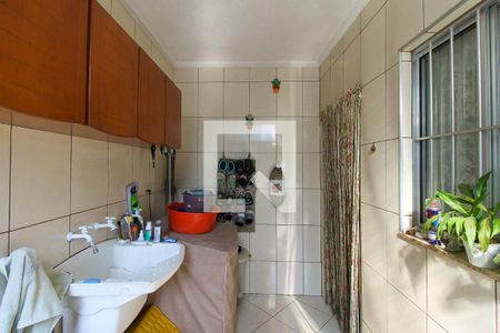 Casa à venda com 100m², 4 quartos e 2 vagas Casa à venda com 100m², 4 quartos e 2 vagasÁrea de Serviço