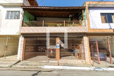 Casa à venda com 100m², 4 quartos e 2 vagas Casa à venda com 100m², 4 quartos e 2 vagasFachada