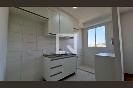 Cozinha  de apartamento para alugar com 2 quartos, 51m² em Salgado Filho, Belo Horizonte