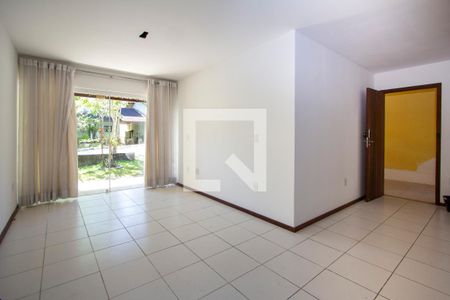 Sala de casa de condomínio para alugar com 3 quartos, 146m² em Badu, Niterói