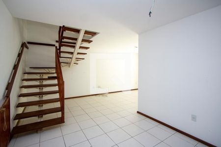 Sala de casa de condomínio à venda com 3 quartos, 146m² em Badu, Niterói