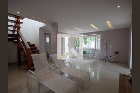 Sala de casa de condomínio à venda com 3 quartos, 150m² em Vargem Grande, Rio de Janeiro