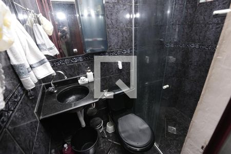Banheiro de apartamento para alugar com 2 quartos, 45m² em Califórnia, Belo Horizonte