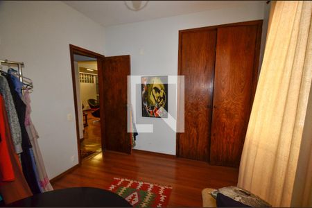 Apartamento à venda com 137m², 4 quartos e 2 vagasQuarto2