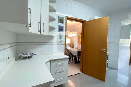 Apartamento para alugar com 150m², 3 quartos e 2 vagasCozinha