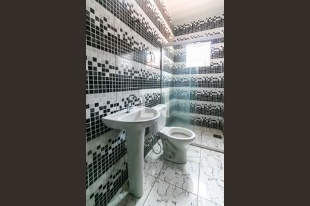 Casa para alugar com 160m², 2 quartos e 2 vagasBanheiro Social