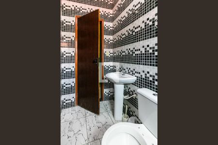 Casa para alugar com 160m², 2 quartos e 2 vagasBanheiro Social