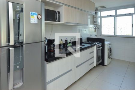 Apartamento à venda com 90m², 3 quartos e 2 vagas Apartamento à venda com 90m², 3 quartos e 2 vagasCozinha