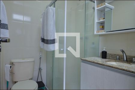Apartamento à venda com 90m², 3 quartos e 2 vagas Apartamento à venda com 90m², 3 quartos e 2 vagasBanheiro social