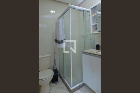 Apartamento à venda com 90m², 3 quartos e 2 vagas Apartamento à venda com 90m², 3 quartos e 2 vagasBanheiro social