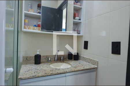 Apartamento à venda com 90m², 3 quartos e 2 vagas Apartamento à venda com 90m², 3 quartos e 2 vagasBanheiro social