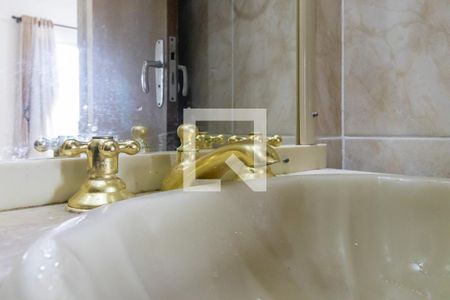 Casa de condomínio à venda com 70m², 2 quartos e 2 vagasBanheiro social