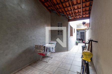 Casa à venda com 192m², 3 quartos e 4 vagas Casa à venda com 192m², 3 quartos e 4 vagasQuintal