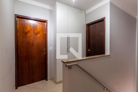 Casa à venda com 192m², 3 quartos e 4 vagas Casa à venda com 192m², 3 quartos e 4 vagasCorredor
