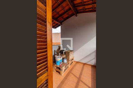 Casa à venda com 192m², 3 quartos e 4 vagas Casa à venda com 192m², 3 quartos e 4 vagasSuíte 2 - Varanda