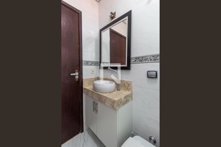 Casa à venda com 192m², 3 quartos e 4 vagas Casa à venda com 192m², 3 quartos e 4 vagasBanheiro