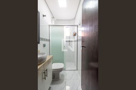 Casa à venda com 192m², 3 quartos e 4 vagas Casa à venda com 192m², 3 quartos e 4 vagasBanheiro