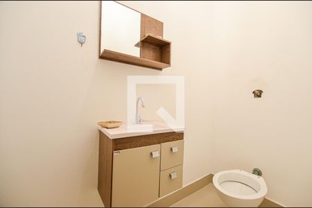 lavabo  de casa de condomínio para alugar com 3 quartos, 110m² em Badu, Niterói
