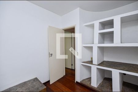 Sala de tv de casa de condomínio para alugar com 3 quartos, 110m² em Badu, Niterói