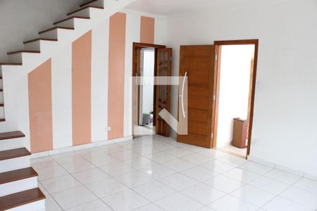 Sala de casa para alugar com 3 quartos, 121m² em Vila Cascatinha, São Vicente