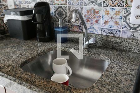 Cozinha de apartamento para alugar com 1 quarto, 32m² em Vila Yolanda, Osasco