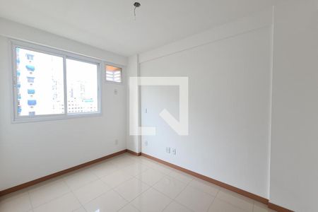 Apartamento à venda com 76m², 3 quartos e 2 vagasQuarto 2 - Suíte