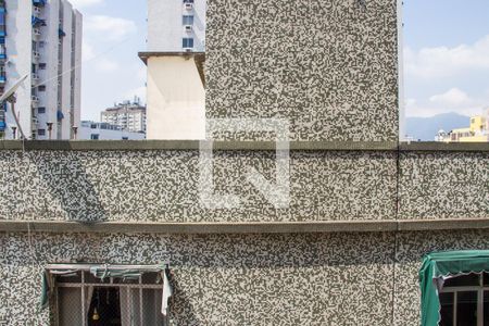 Apartamento à venda com 80m², 3 quartos e 2 vagasQuarto 02 - Janela