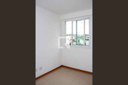 Apartamento à venda com 76m², 3 quartos e 2 vagasQuarto 02