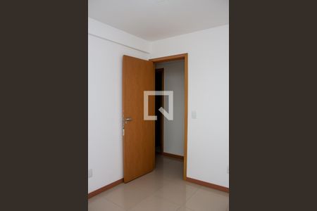 Apartamento à venda com 76m², 3 quartos e 2 vagasQuarto 02