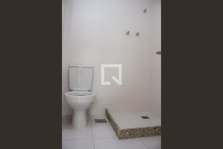 Apartamento à venda com 76m², 3 quartos e 2 vagasBanheiro da Suíte