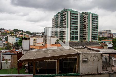 Apartamento à venda com 76m², 3 quartos e 2 vagasQuarto 02 - Janela