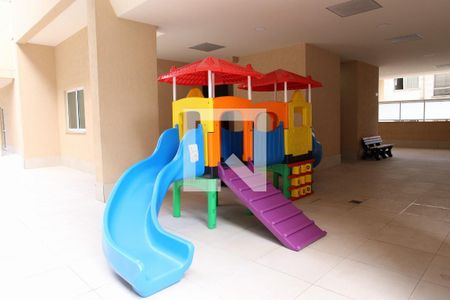 Apartamento à venda com 76m², 3 quartos e 2 vagasÁrea Comum - Playground