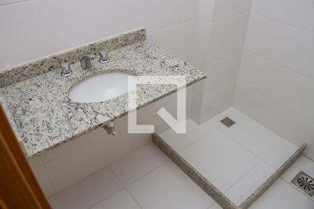 Apartamento à venda com 76m², 3 quartos e 2 vagasBanheiro da Suíte