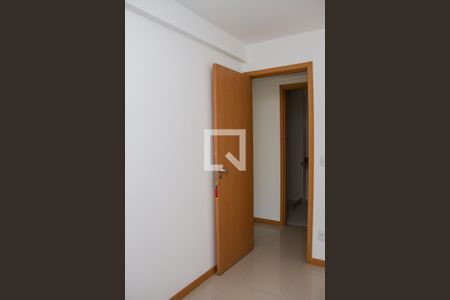 Apartamento à venda com 76m², 3 quartos e 2 vagasQuarto 01