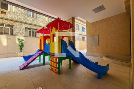 Apartamento à venda com 76m², 3 quartos e 2 vagas Apartamento à venda com 76m², 3 quartos e 2 vagasÁrea Comum - Playground