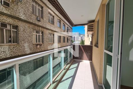 Apartamento à venda com 76m², 3 quartos e 2 vagas Apartamento à venda com 76m², 3 quartos e 2 vagasVaranda da Sala