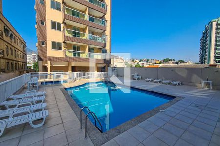 Apartamento à venda com 76m², 3 quartos e 2 vagas Apartamento à venda com 76m², 3 quartos e 2 vagasÁrea comum - Piscina