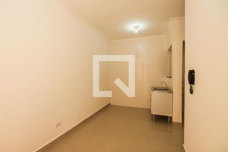 Casa para alugar com 30m², 1 quarto e sem vaga Casa para alugar com 30m², 1 quarto e sem vagaSala