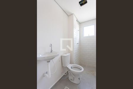 Banheiro  de apartamento à venda com 2 quartos, 46m² em Veloso, Osasco