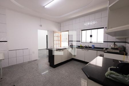 Casa à venda com 527m², 5 quartos e 2 vagasCozinha 2
