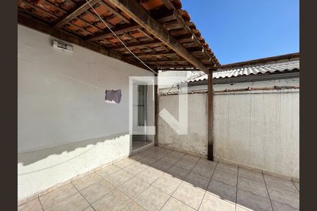 Casa à venda com 94m², 2 quartos e 2 vagas Casa à venda com 94m², 2 quartos e 2 vagasÁrea externa